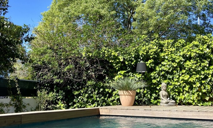 Est Villa | Modern villa close to town center