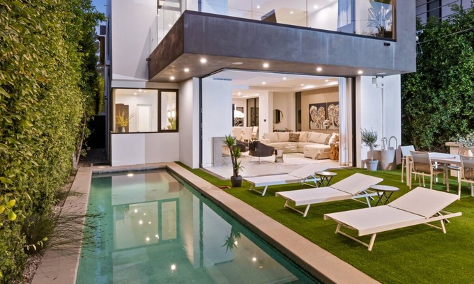 Tri-West Villa | MODERN VILLA IN WEST HOLLYWWOD