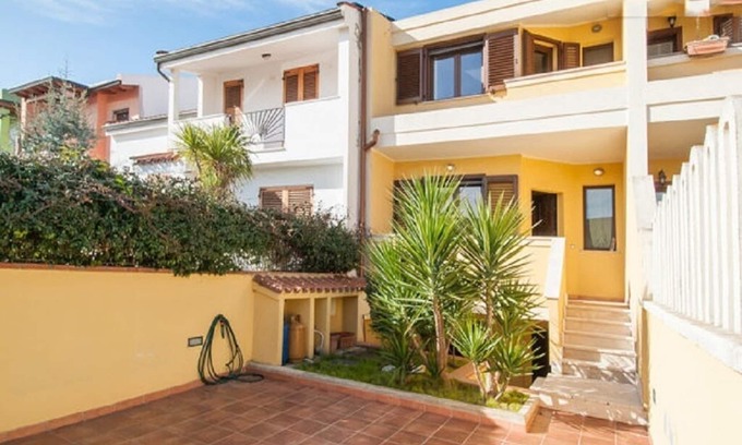 Selargius Villa | Villa moderna v. V. Jardín de apartamentos (4 personas) 2 dormitorios. 2 baño.