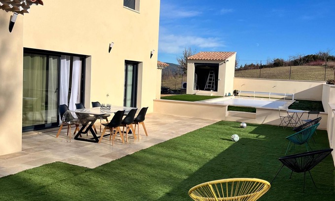 Apt Villa | Villa moderna con 4 habitaciones, piscina climatizada y vistas panorámicas