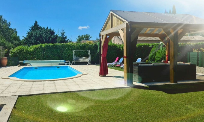 Cambieure Villa | Villa moderna con piscina climatizada privada Nr Limoux y Carcasona duerme hasta 6