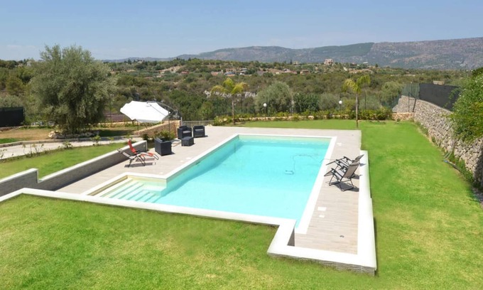 Solarino Villa | Modern villa with private pool near Syracuse