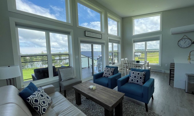 Bayview Cabaña | Modern Water Front Cottage Close To Cavendish Beach!