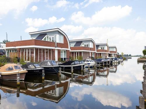 Municipality of Uitgeest Casa | Modern Waterfront Retreat
