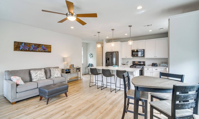 Waveland Casa | ¡NUEVO! Casa moderna de Waveland a 5 cuadras de S Beach Blvd