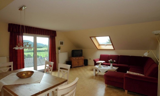 Dodenau Apartamento | Modern, well-maintained apartment with fantastic panoramic views and balcony