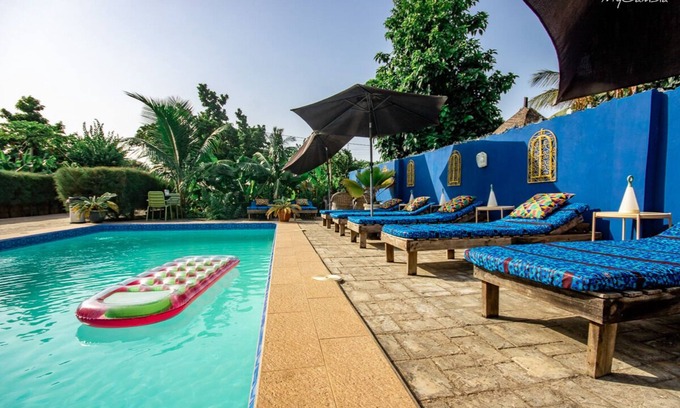 Brusubi Apartamento | Modern Well run Apartments with pool, walking distance to the beach
