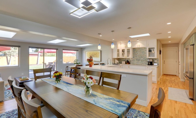 Barths Casa | Modern Wheat Ridge Home w/ Private Hot Tub & Sauna