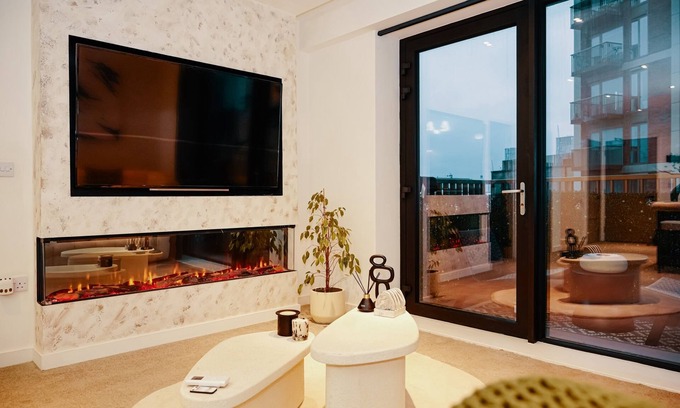 Salford Apartamento | MODERN XL BED - FREE PARKING/SPA/POOL/GYM/ROOFTOP