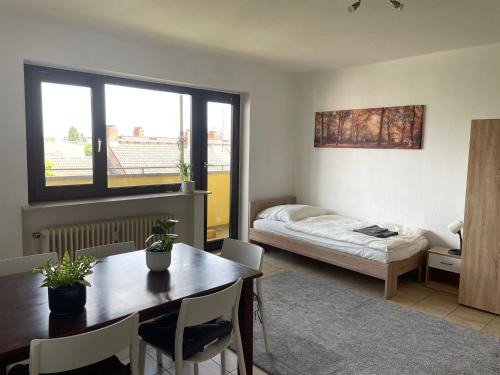 Kaiserlei Apartamento | Moderne 3-Zimmer Wohnung mit Balkon nahe Frankfurt