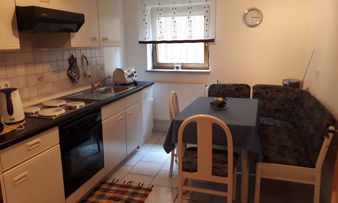 Nurn Apartamento | Apartamento moderno de 40 m2 con terraza y cenador, conexión Wi-Fi gratuita.