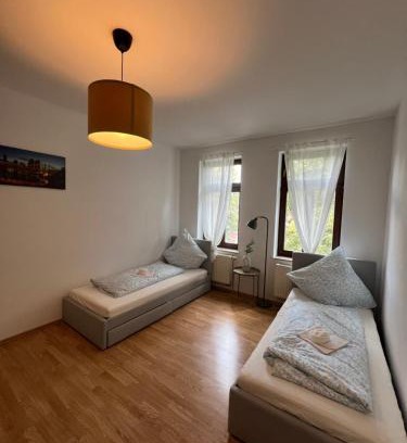 Schloßchemnitz Apartamento | Moderne Citynahe Wohnung mit Parkmöglichkeiten