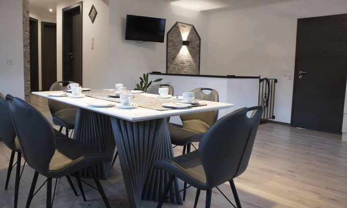 Strackholt Apartamento | Moderne Ferienwohnung im Herzen Ostfrieslands