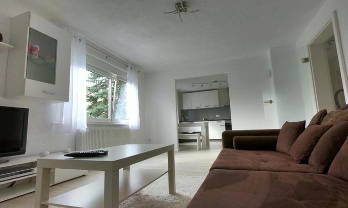 Trossingen Apartamento | Moderne helle 2,5 Zimmer Wohnung mit großem Bad und Küche in Trossingen