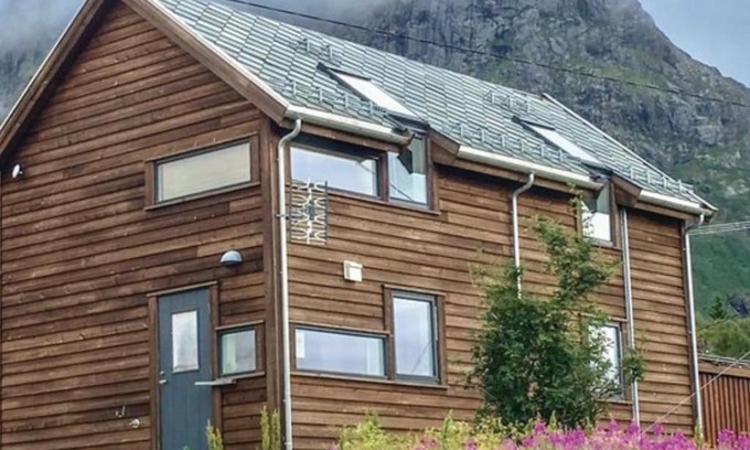Vagan Apartamento | Moderne leilighet med badstue og havutsikt