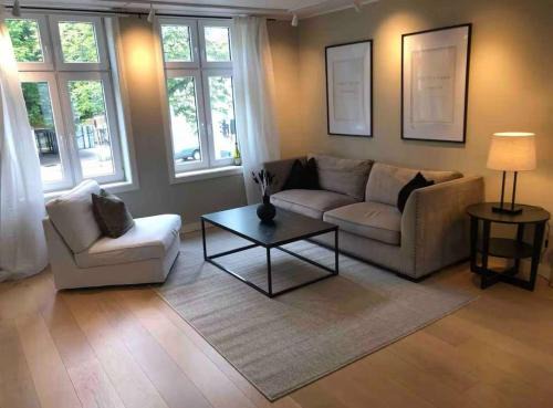 Engen Apartamento | Moderne Leilighet midt i Bykjernen