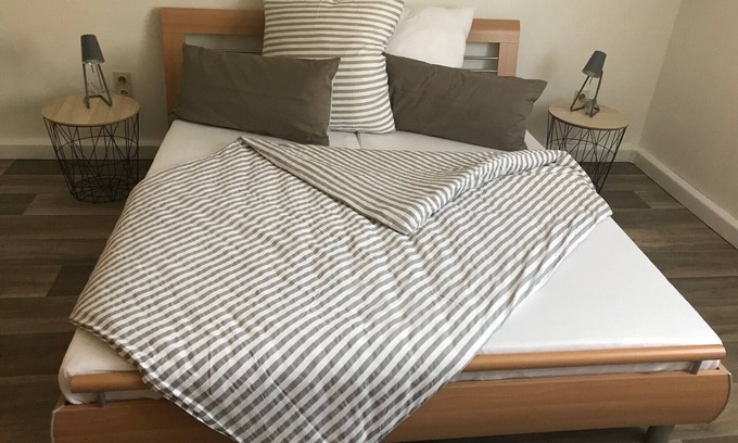 Steinwiesen Apartamento | Apartamento moderno para no fumadores con balcón, wifi y estacionamiento.