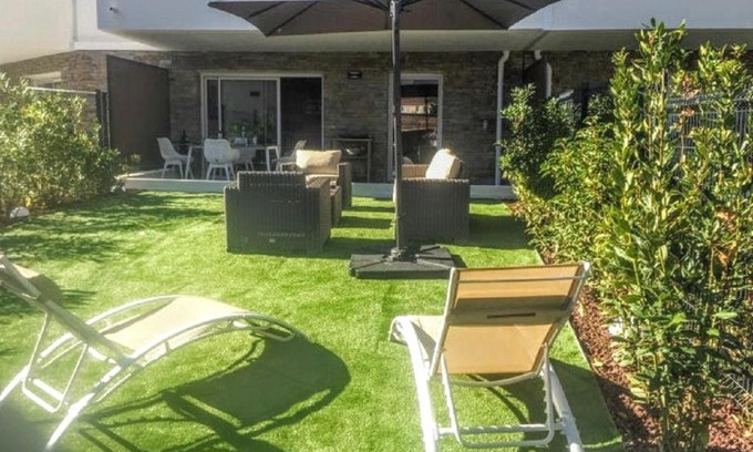 Cavalaire-sur-Mer Apartamento | Moderne T2 avec garage ,très calme avec jardin privé et piscine, à 400m du centre ville et des plages, WIFI remise supplémentaire de 10 pourcent pour une location à la semaine