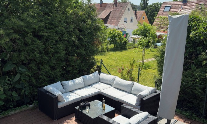 Weststadt Casa | Modernes Doppelhaus mit Terrasse – Ideal für Familien, Monteure & Messegäste