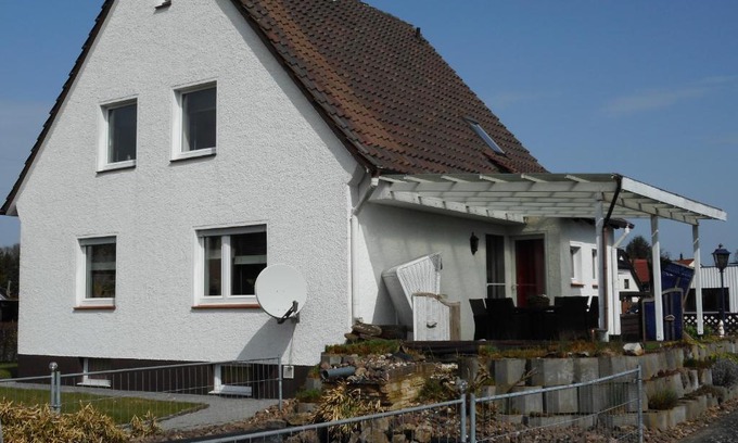 Loehne Casa | Modernes Ferienhaus der besonderen Art mit Garten