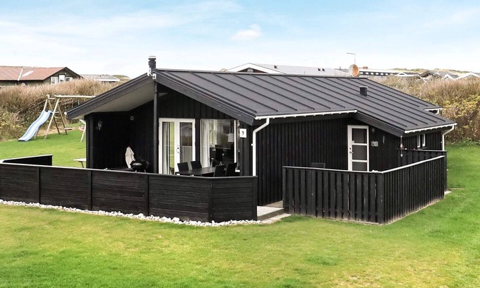 Nr. Lyngby Strand Casa | Refugio costero modernizado-By Traum