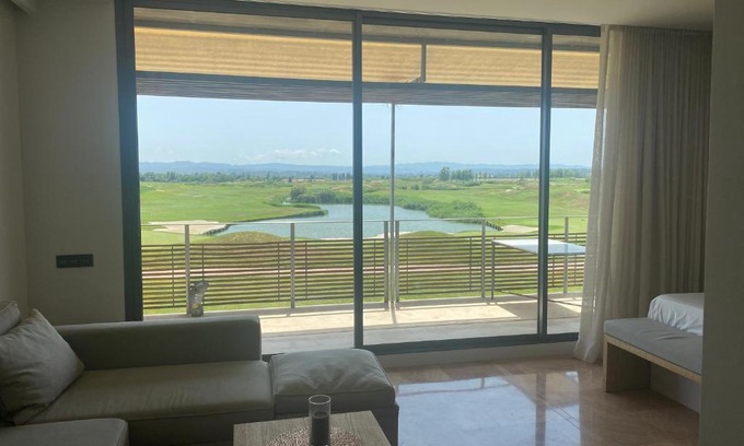 Torroella de Montgri Apartamento | Moderno apartamento en Empordà Golf