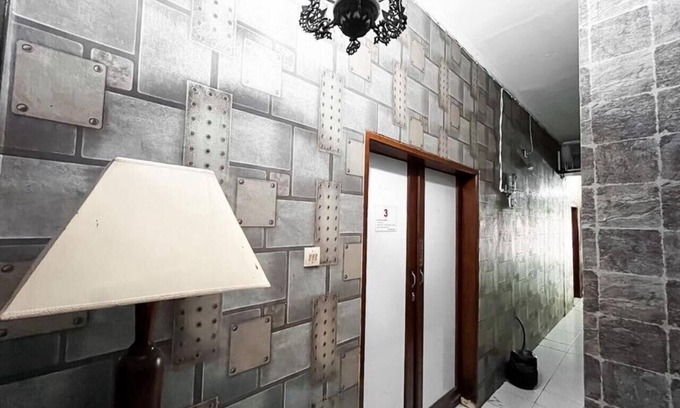Duren Sawit Hotel | Modom Residencce