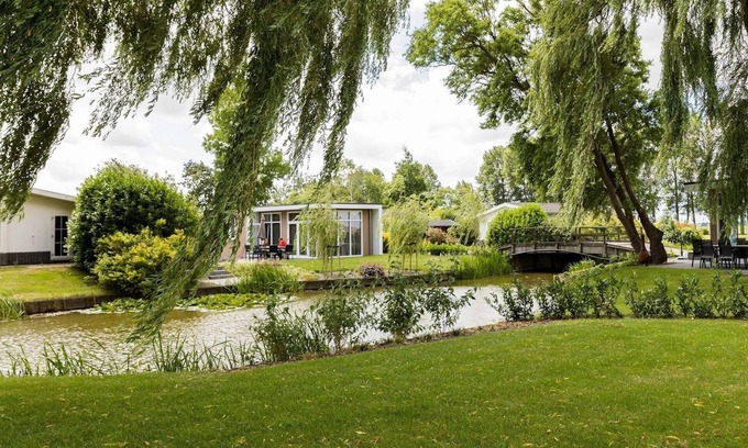 De Goorn Chalet De Esquí | ✓ Module at Park Westerkogge ✓ Holiday home for 5 people ✓ Located in Berkhout (North Holland) ✓ Waterfront holiday resort ✓ Book directly at the resort