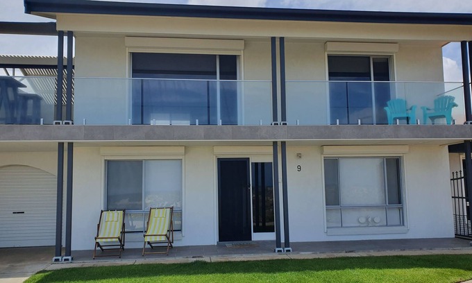 Moana Casa | MoEYS beachhouse familia