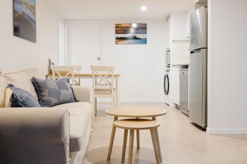 Moffat Beach Apartamento | Moffat Beach Coastal Contemporary Unit B
