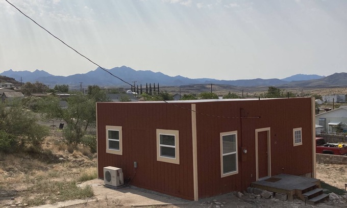 Kingman Casa | Mohave Mini Mansion in classic old town Kingman
