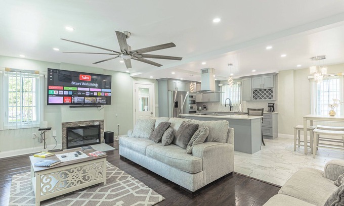 Norwich Casa | Mohegan Park Escape – Near Casinos – Spacious 4BR House