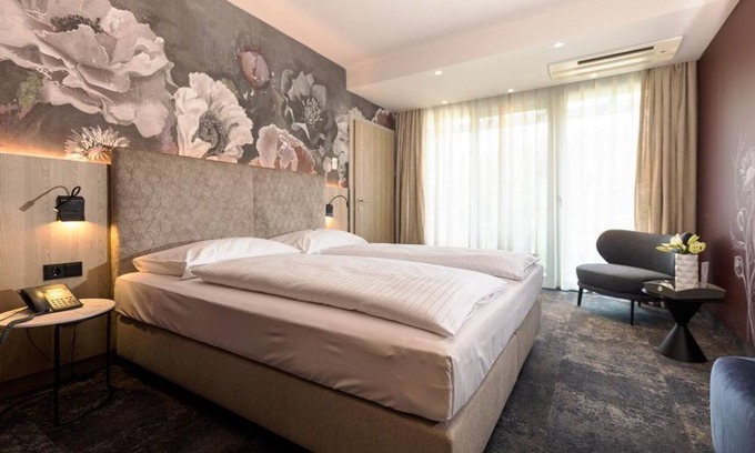 Loipersdorf bei Fuerstenfeld Casa | Mohnblumenzimmer - ab 5 Nächte Inkl. Therme - Thermenhotel Vier Jahreszeiten