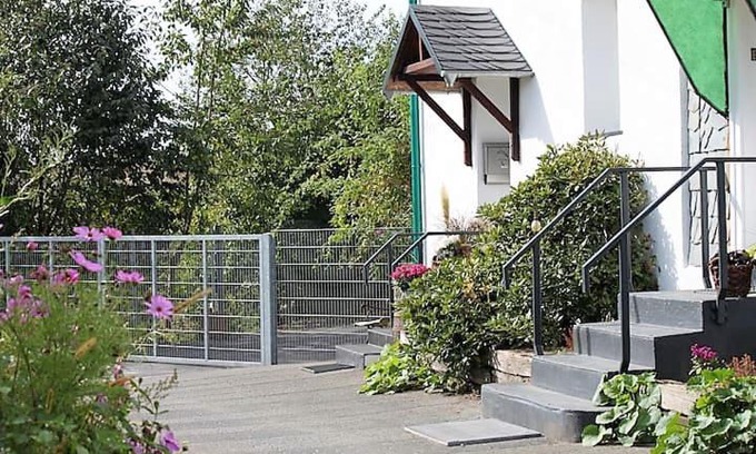 Hueckeswagen Apartamento | Molehill Shire