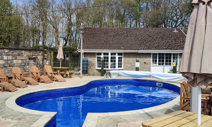 Looe Casa | Nr 'Cámara Moles'. Looe y Polperro. Sitio tranquilo. Comunitaria Piscina Climatizada. Wi-Fi gratis