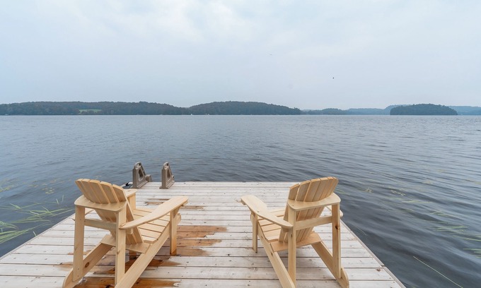 Utterson Cabaña | Molly's Vineyard - 4 Season Muskoka Cottage on Three Mile Lake