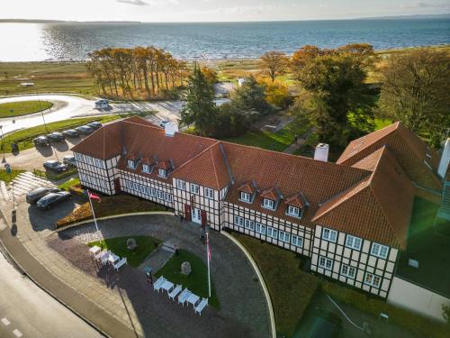 Lyngsbæk Strand Hotel | Molskroen