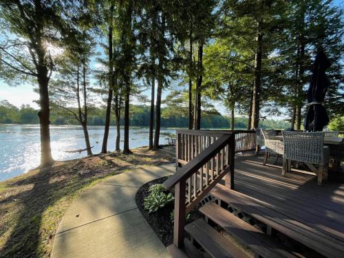 Cambridge Springs Casa | Mom & Pop's: Waterfront,Nature,Togetherness