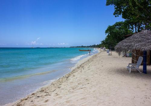 Negril Hotel | Mom's Place Negril
