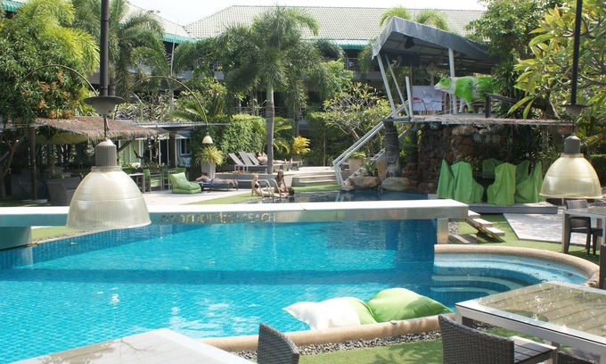 South Pattaya Hotel | Momento Resort