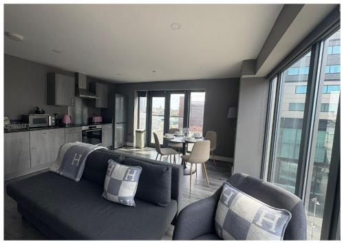 The Docks Apartamento | Monarchs Quay Arena Apartments by Happy Days