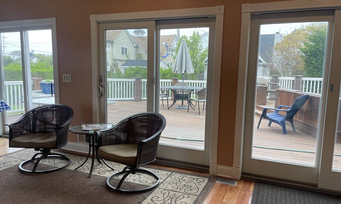 Monmouth Beach Casa | Monmouth Beach - 100 yards from beach.