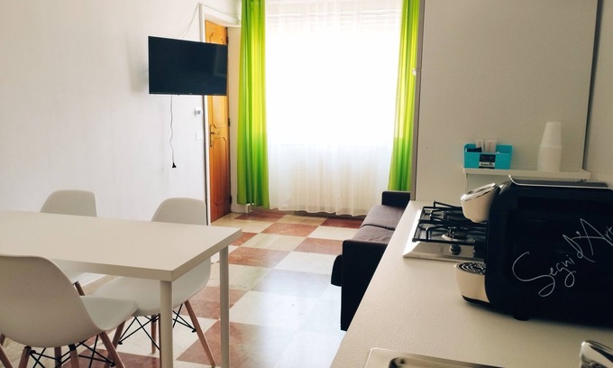 Comiso Apartamento | Monolocale con divano letto e cucina