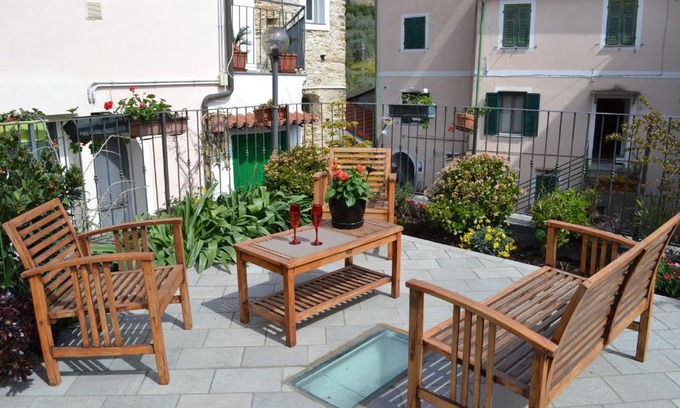 Torrazza Apartamento | Monolocale con giardino e parcheggio privato CITRA zero zero ottanta trentuno LT 0281