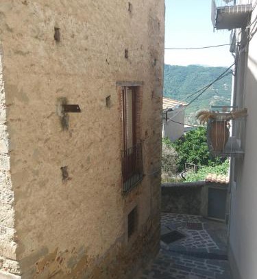 Ficarra Apartamento | Monolocale in via San Sebastiano Ficarra
