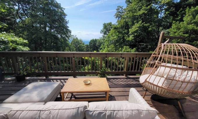 Linden Casa | Mont Bleu, A-Frame Cabin w/ Hot Tub & Scenic Views