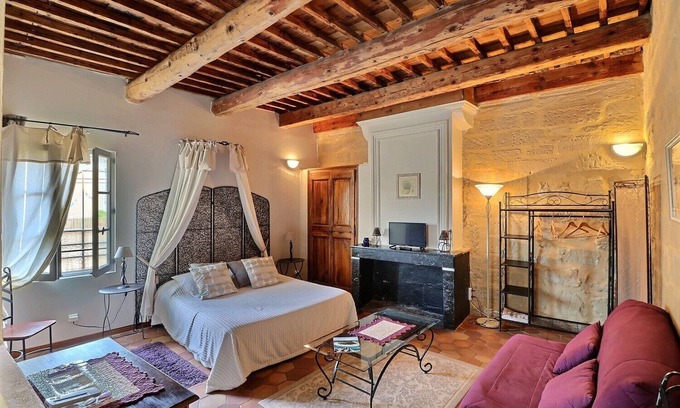 Montaren-et-Saint-Mediers Apartamento | Montaren Et Saint Mediers: MORADA LAVANDA estudio en Mas del Xviii con piscina calentada asegurada y EPA cerca de UZES