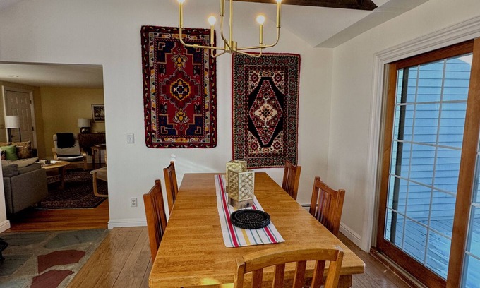 Montague Casa | Montague Meadows - 4-Bedroom Whole House - Space for the Whole Family