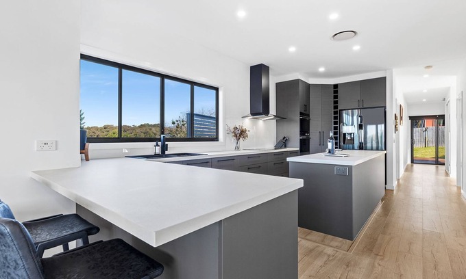 Narooma Casa | Montague Sunrise - 2 Riley Street, Narooma