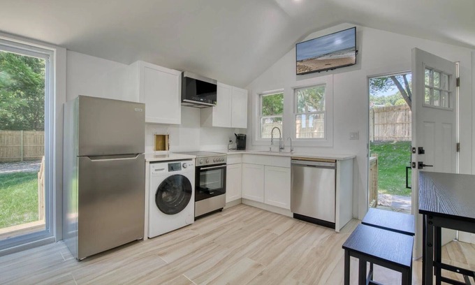 Town of East Hampton Cabaña | Montauk Waterfront Cottage with gorgeous views– steps from Montauket & Duryea's!